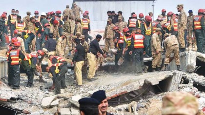 19 killed in Pak factory bldg collapse