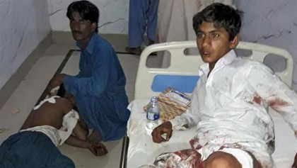 Suicide blast at Pakistan Sufi shrine kills 70