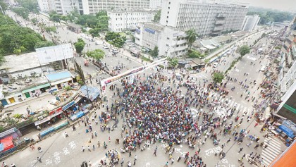 JnU students’ strike for dorms continues
