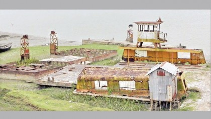 Unfit water vessels ply in Patuakhali coastal area