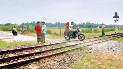 Unmanned level crossings in western zone pose risk 