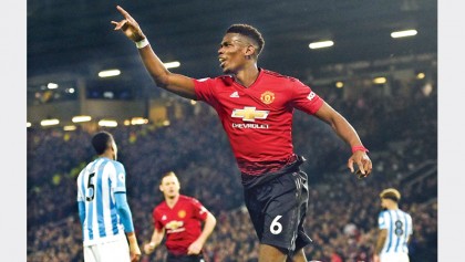 Pogba fires twice for Man United
