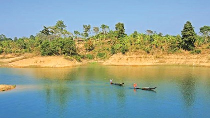 Kaptai Lake inching towards death