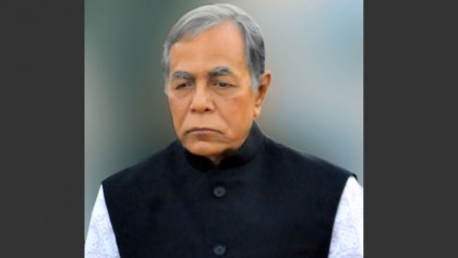 Witty president captivates 
audience 