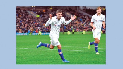 Pulisic hat-trick downs Burnley