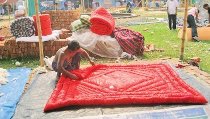 Quilt makers passing busy 
time ahead of winter