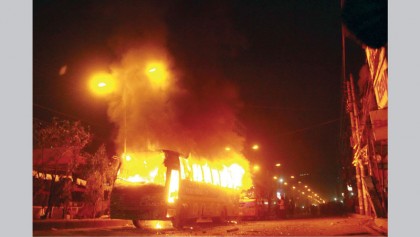 RMG workers turn violent as 2 fellows die in road crash