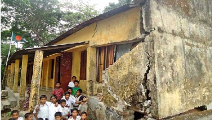 Ramshackle schools in Old Dhaka