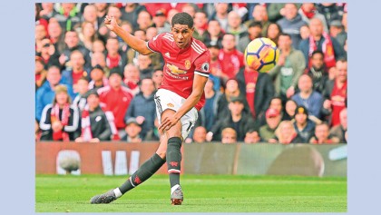 Rashford hits twice as ManU edge Liverpool