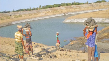 Re-excavating canals 