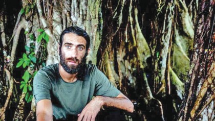 Refugee detained in PNG wins Australia’s richest literary prize