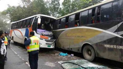 Road mishaps kill six in two dists