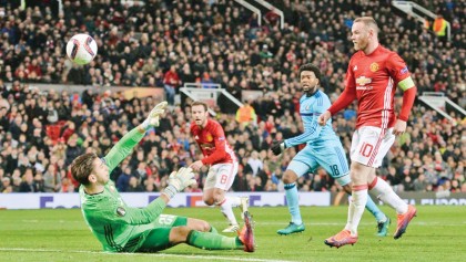 Rooney gives Man Utd Europa lift