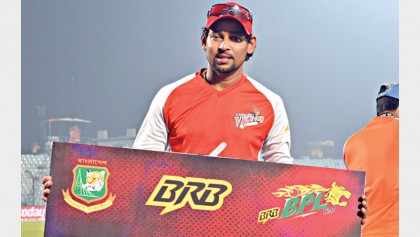 Dilshan wins crowd heart with dilscoop