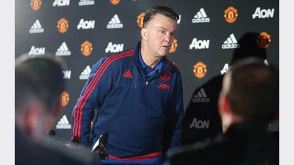 Embattled Van Gaal storms out of United press conference