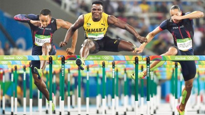 McLeod storms to 110m hurdles gold