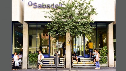 Business manoeuvres pressure Catalonia in crisis