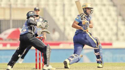 Dhaka take a giant stride towards final