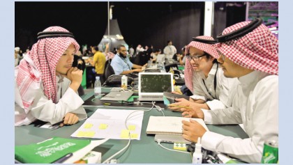 Saudi hackathon seeks high-tech fixes to hajj calamities