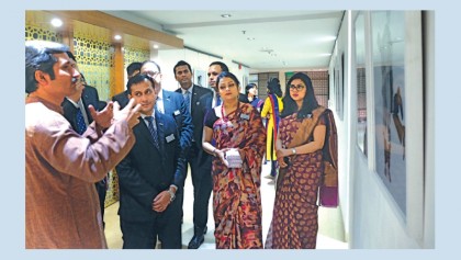 Three female photographers’ exhibition ‘Self and the Others’ begins