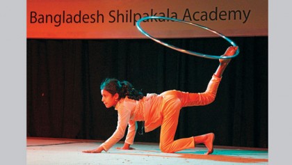 Series of acrobatic shows begins in capital