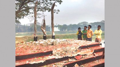 Shaheed Minar ransacked