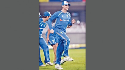 Smith leaves India tour over injury