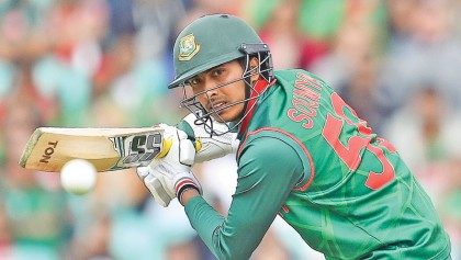 Soumya struggles against pacers again