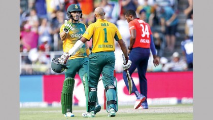 South Africa cruise to nine-wicket win