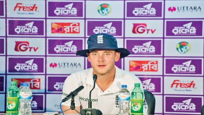 Broad looks to use tricky wickets on 5th morning