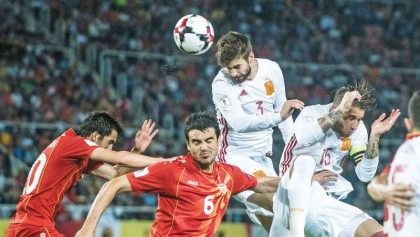 Silva, Costa keep Spain in front of Italy