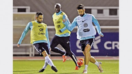 France coach Deschamps faces selection dilemma
