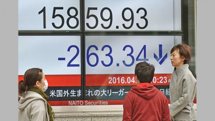 World equities rocked by new oil slide