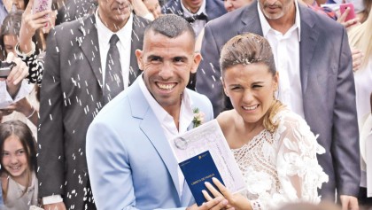 Striker Tevez ties the knot