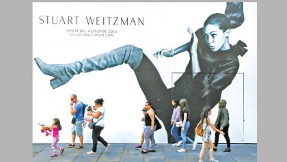 British retail sales rebound 
sharply post Brexit vote
