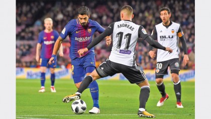 Suarez gives Barca edge in semis