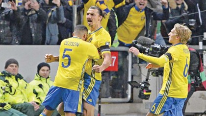 Sweden, Ukraine take first leg wins  