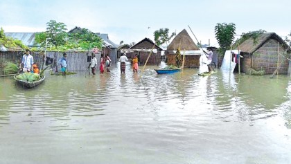 Swelling rivers turn flooding severe 
