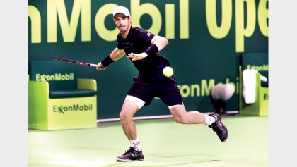Murray survives as Djokovic sails