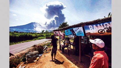 Coalition planes pound IS-held Saddam palace: UK