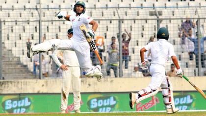 Mahmudullah puts Tigers in  driver’s seat