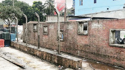 Too few public toilets a major problem for Barishal city 