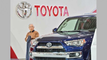 Toyota keeps top global automaker crown