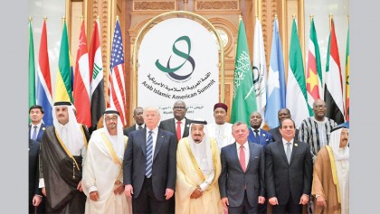 Trump urges Muslim leaders to confront extremism