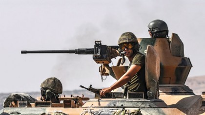 Turkey says to target Syrian Kurdish militia if no Euphrates retreat