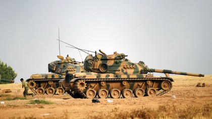 Turkey tanks enter Syria