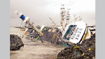 Typhoon Meranti lashes China after pounding Taiwan