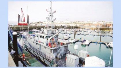 UK awards Brexit ferry contract to firm with no ships