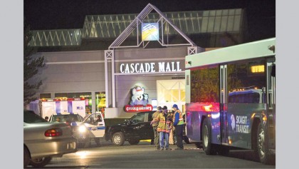 5 killed in US mall shooting