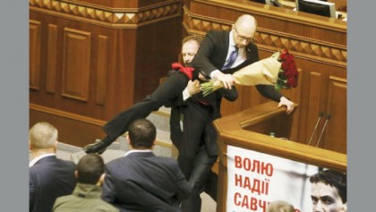 Only extremism wins when politicians behave badly